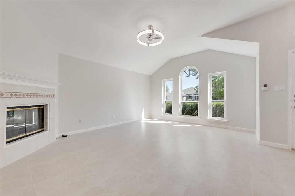 7016 Snowivy Court, Arlington, TX 76001 — photo 5