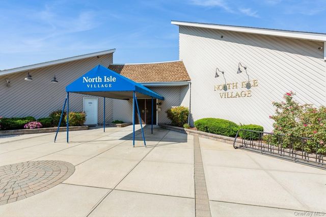 1 Aspen Court 1, Coram, NY 11727