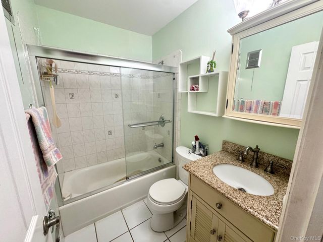 1 Aspen Court 1, Coram, NY 11727