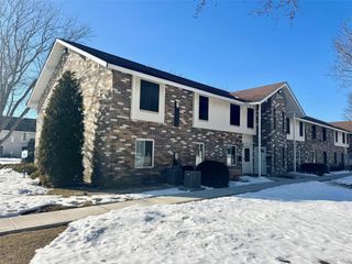 1 Aspen Court 1, Coram, NY 11727