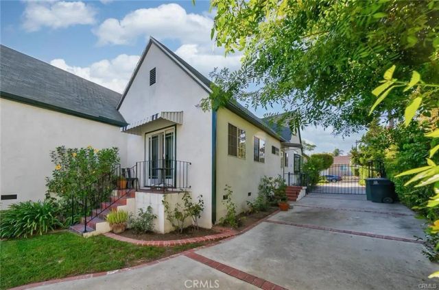 1042 E Tujunga 1, Burbank, CA 91501