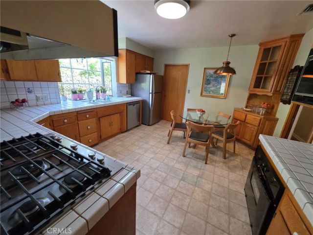 1042 E Tujunga 1, Burbank, CA 91501