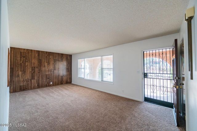 140 W Yale Drive, Benson, AZ 85602