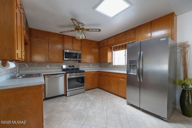 140 W Yale Drive, Benson, AZ 85602