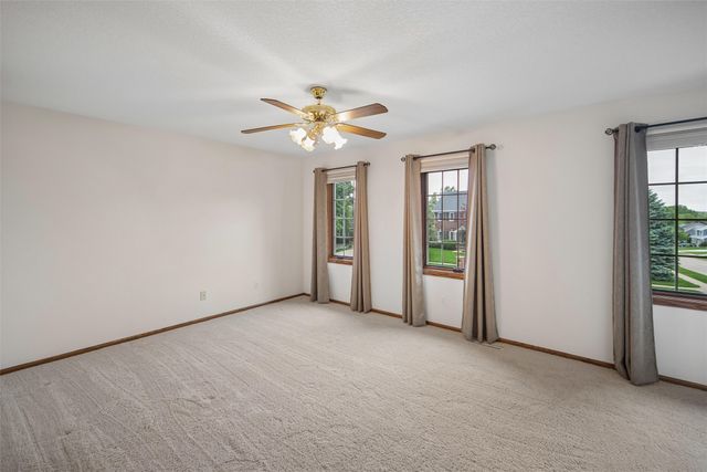 4733 93rd Street, Urbandale, IA 50322