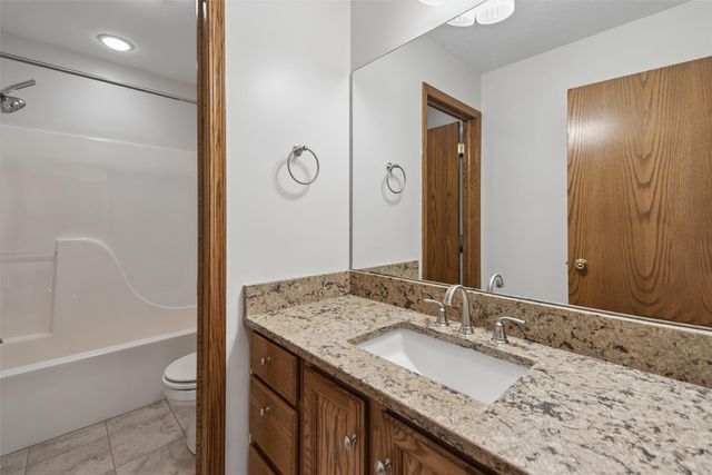 4733 93rd Street, Urbandale, IA 50322