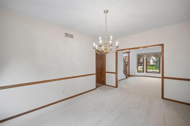 4733 93rd Street, Urbandale, IA 50322