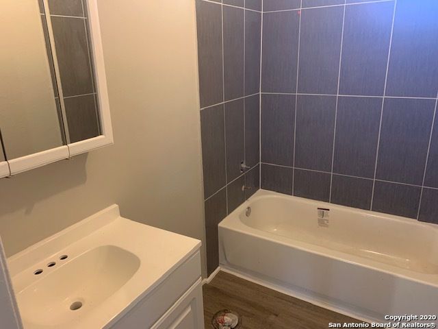 4127 Hunters Gln, San Antonio, TX 78218