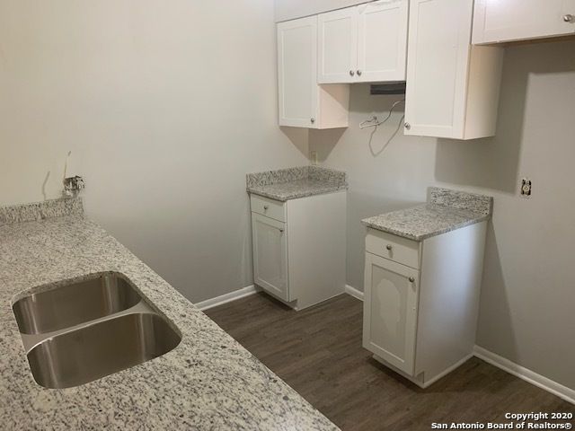 4127 Hunters Gln, San Antonio, TX 78218