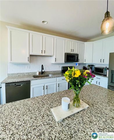 4611 Woodbrush Way, Upper Macungie Twp, PA 18104