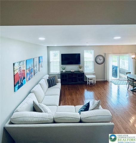 4611 Woodbrush Way, Upper Macungie Twp, PA 18104