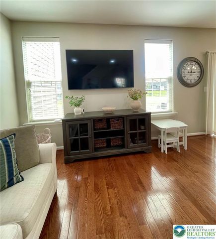 4611 Woodbrush Way, Upper Macungie Twp, PA 18104