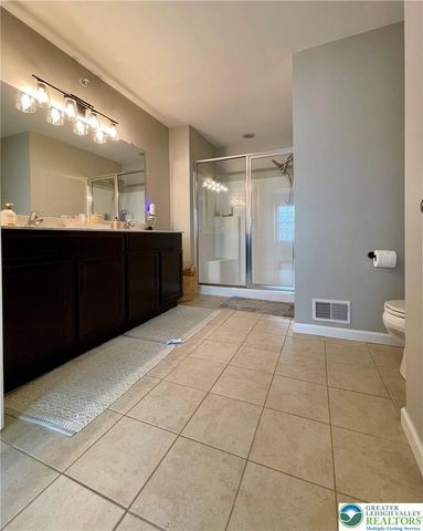 4611 Woodbrush Way, Upper Macungie Twp, PA 18104