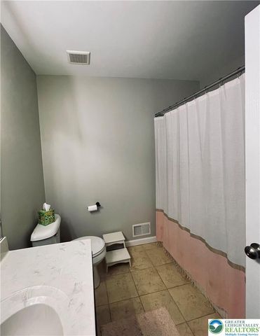 4611 Woodbrush Way, Upper Macungie Twp, PA 18104