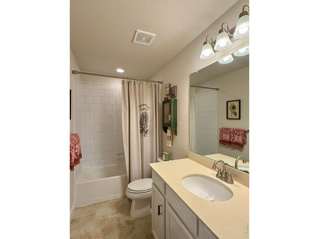 694 Stonebridge Dr, Longmont, CO 80503