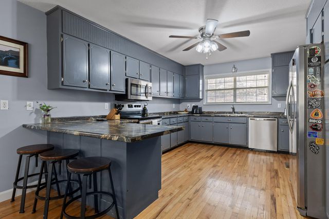 598 Lake Hills Drive, Trenton, GA 30752