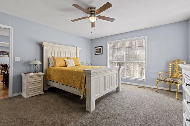 598 Lake Hills Drive, Trenton, GA 30752