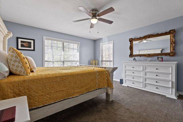 598 Lake Hills Drive, Trenton, GA 30752