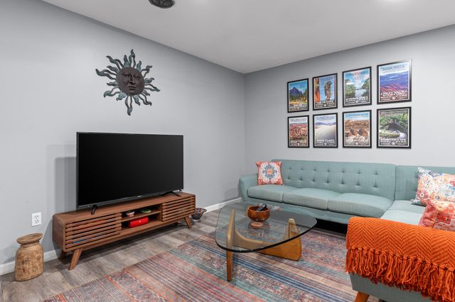 598 Lake Hills Drive, Trenton, GA 30752