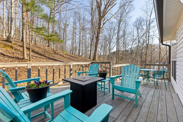 598 Lake Hills Drive, Trenton, GA 30752