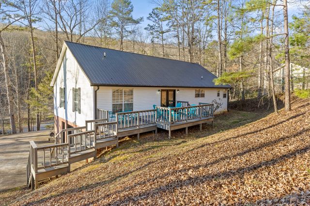 598 Lake Hills Drive, Trenton, GA 30752