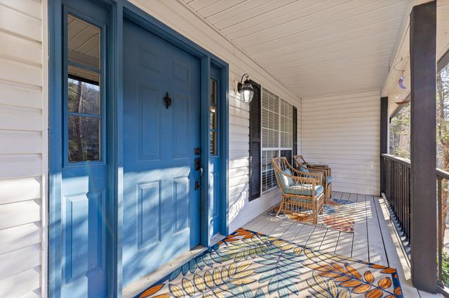 598 Lake Hills Drive, Trenton, GA 30752