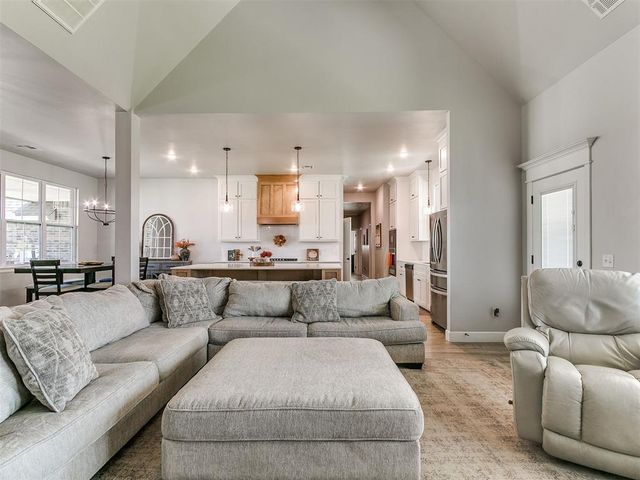 1017 Dorsi Way, Newcastle, OK 73065