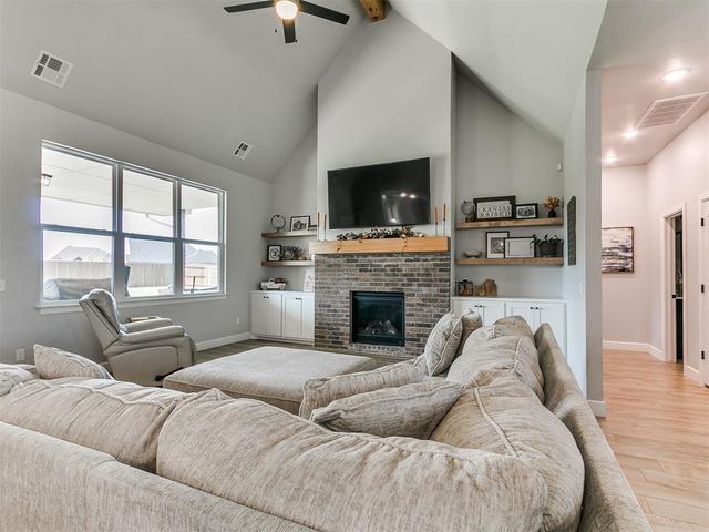 1017 Dorsi Way, Newcastle, OK 73065