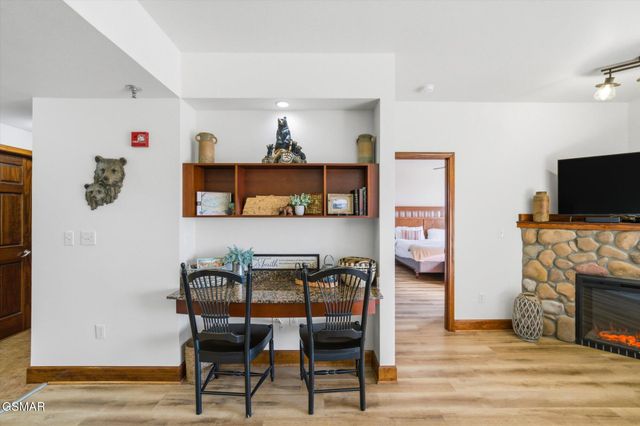 410 Big Bear Way, Pigeon Forge, TN 37863