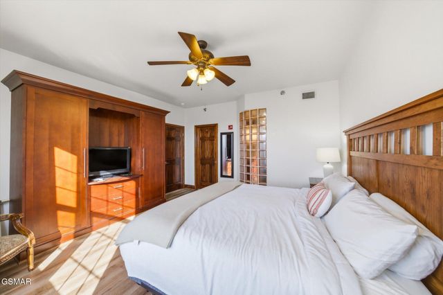 410 Big Bear Way, Pigeon Forge, TN 37863