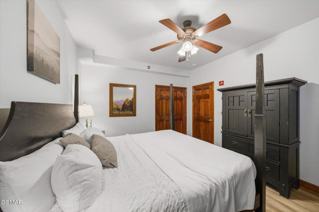 410 Big Bear Way, Pigeon Forge, TN 37863