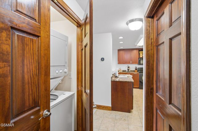 410 Big Bear Way, Pigeon Forge, TN 37863