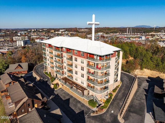 410 Big Bear Way, Pigeon Forge, TN 37863