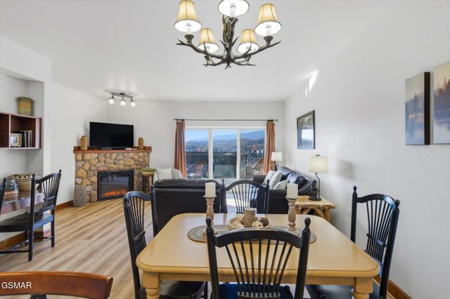 410 Big Bear Way, Pigeon Forge, TN 37863