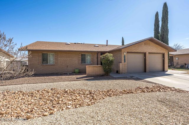 1143 Berkshire Court, Las Cruces, NM 88005