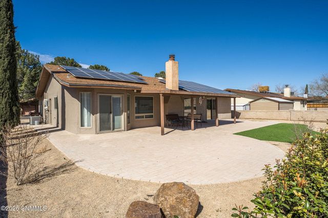 1143 Berkshire Court, Las Cruces, NM 88005