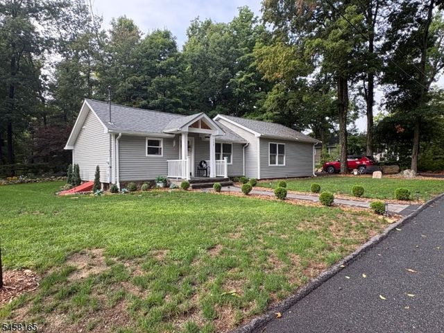 109 Cedar Ln, Vernon Twp., NJ 07422