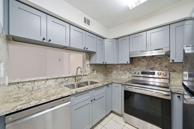 11002 Hammerly Boulevard 27, Houston, TX 77043