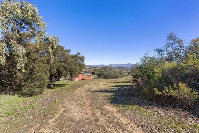 2115 Mother Grundy Truck Trl, Jamul, CA 91935