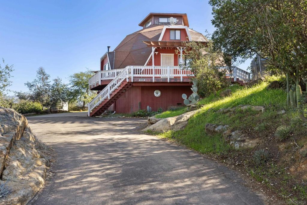 2115 Mother Grundy Truck Trl, Jamul, CA 91935