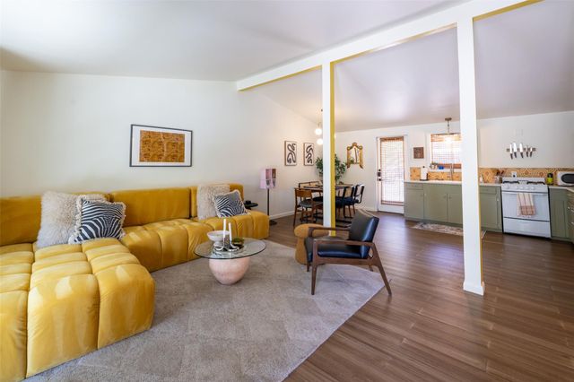 1706 Palma PLZ C, Austin, TX 78703