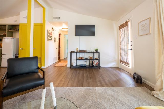 1706 Palma PLZ C, Austin, TX 78703