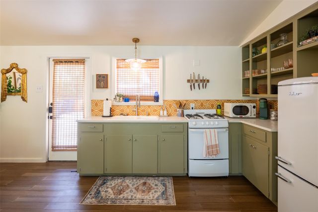 1706 Palma PLZ C, Austin, TX 78703