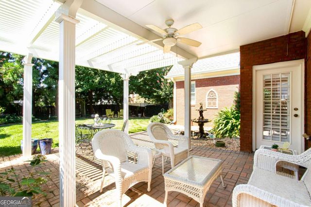 2100 Glenhurst Drive, Snellville, GA 30078