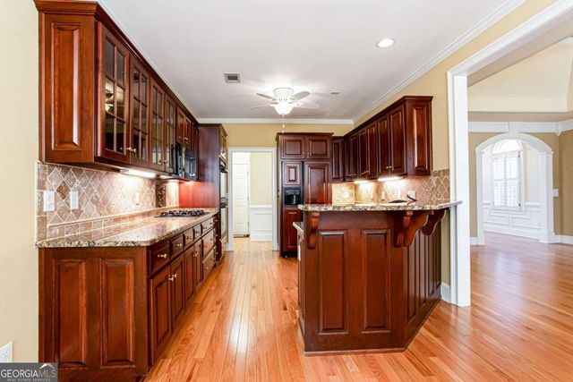 2100 Glenhurst Drive, Snellville, GA 30078