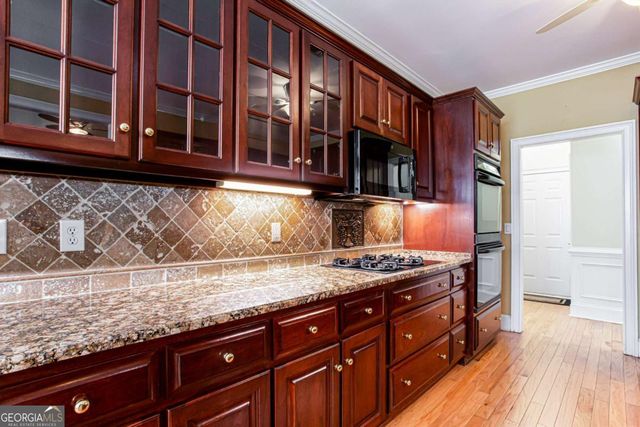 2100 Glenhurst Drive, Snellville, GA 30078
