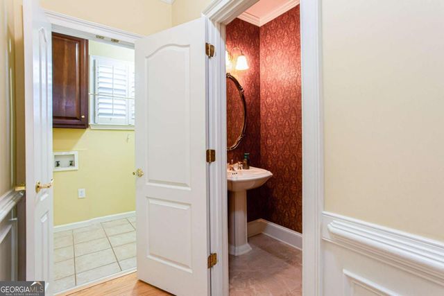 2100 Glenhurst Drive, Snellville, GA 30078