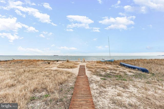 3095 CALVERT BLVD, Lusby, MD 20657