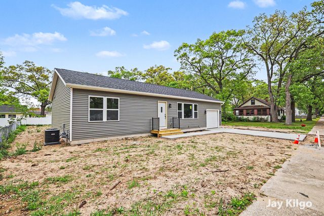 1284 James Avenue, Muskegon Twp, MI 49442