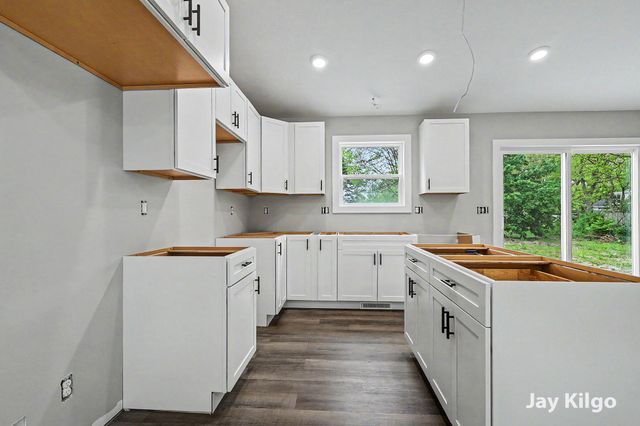 1284 James Avenue, Muskegon Twp, MI 49442